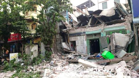 edificios derrumbados por el fuerte terremoto en Myanmar