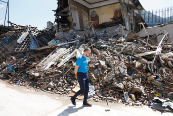 fotografia_de_trabajador_unicef_en_terreno