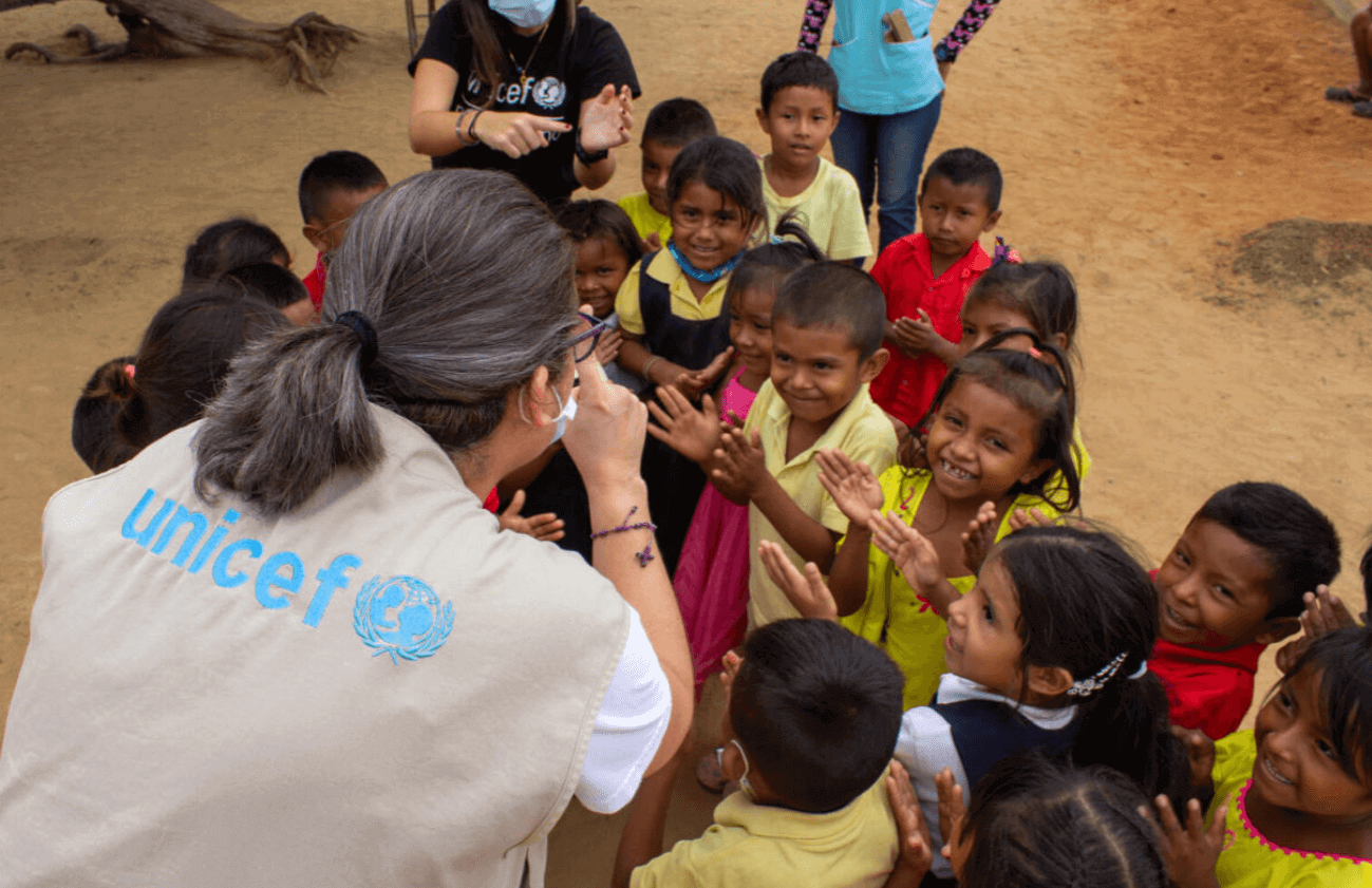 niños y niñas en La Guajira