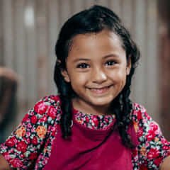 Donante de UNICEF Colombia narrando cómo su aporte mensual transforma la vida de niños y niñas en situación de vulnerabilidad