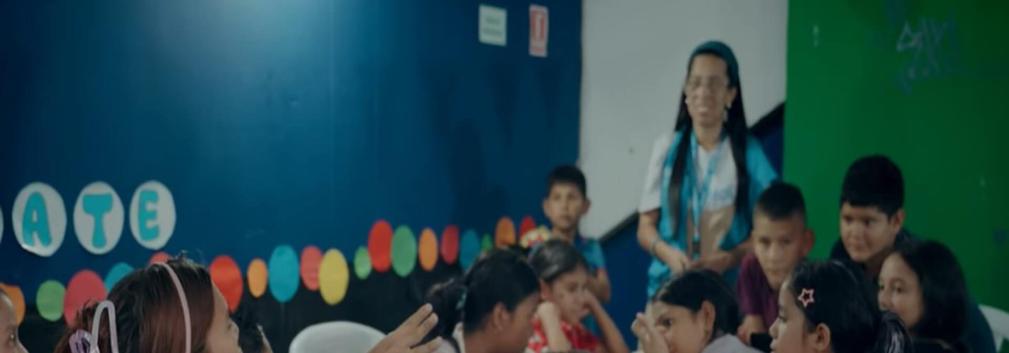 niños y niñas compartiendo